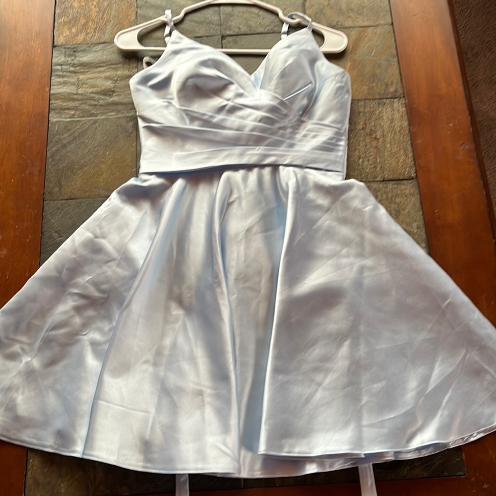 ChongXiao V-Neck Satin Homecoming Dresses with Pockets Short Spaghetti Straps